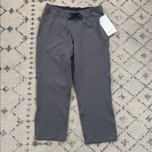 Lululemon on the fly crop 23” gray size 6
